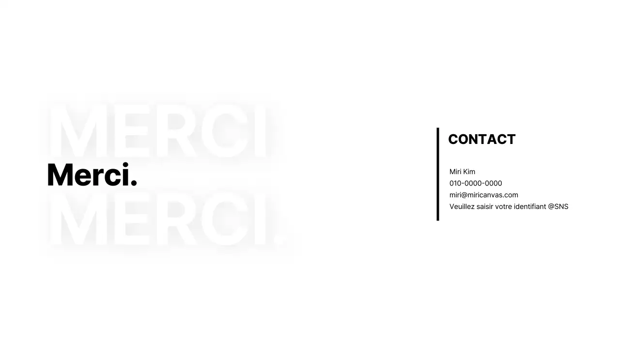 Portefeuille de CV simple sur fond blanc