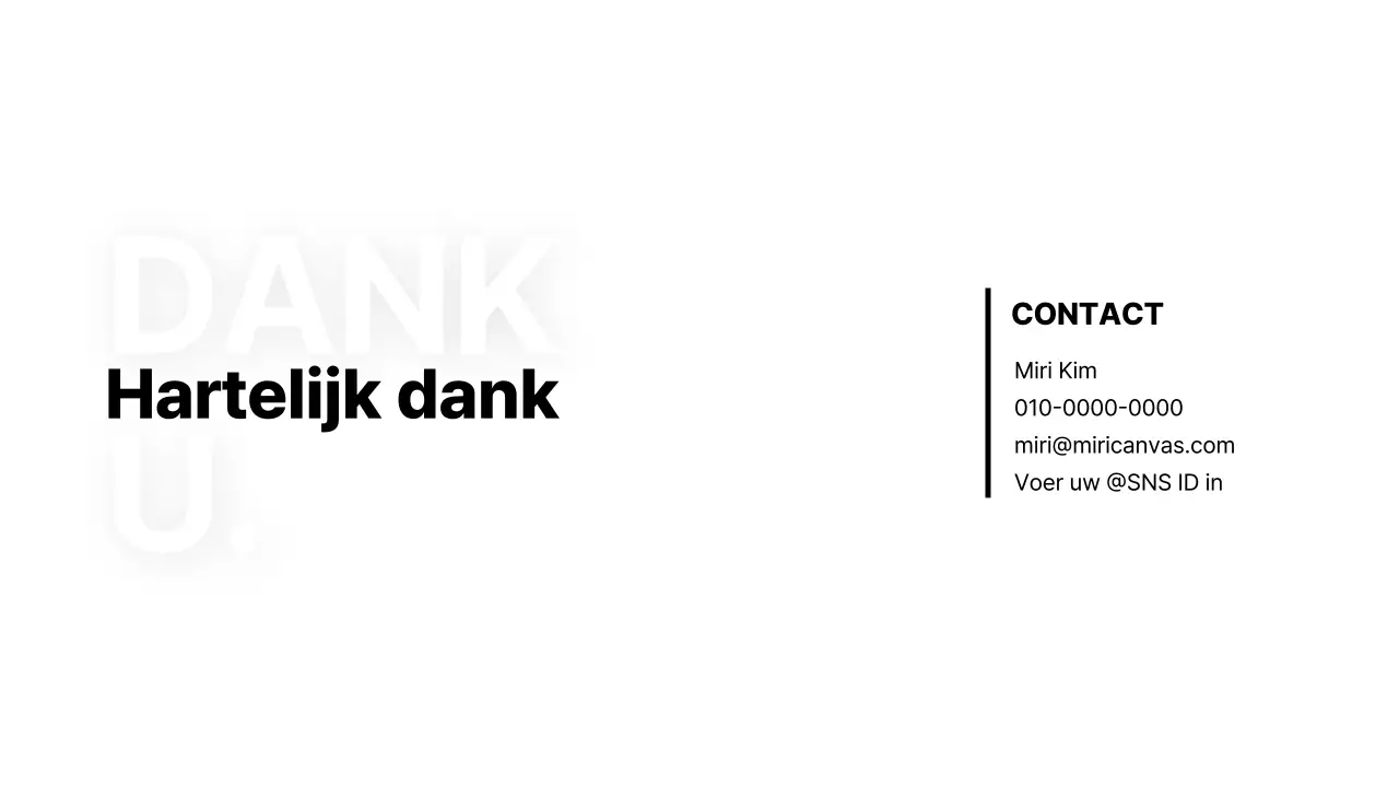 Eenvoudig CV-portfolio met witte achtergrond