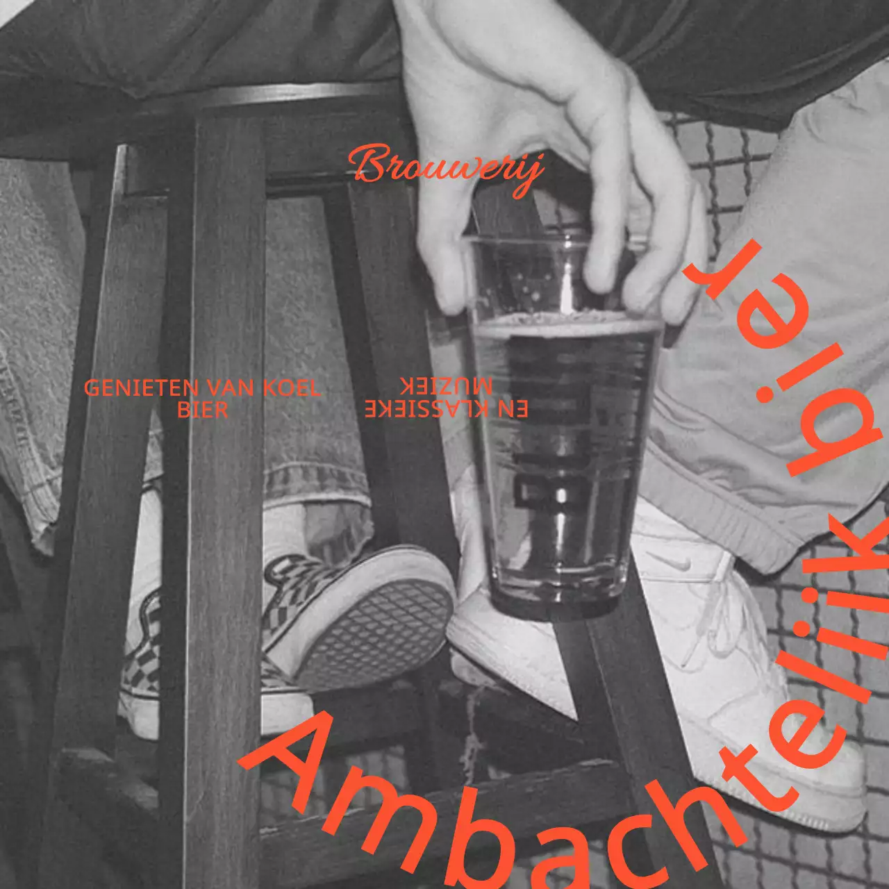 Op vintage geïnspireerd café met sentimentele zwart-wit fotografie en schreeflettertype