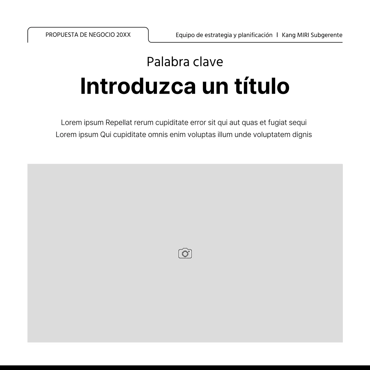 Promueva un diseño con muchos marcos de fotos sencillos en blanco y negro