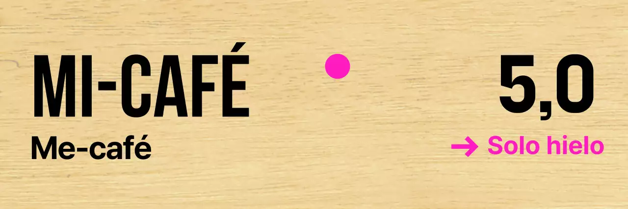 Café con letras negras y detalles en rosa