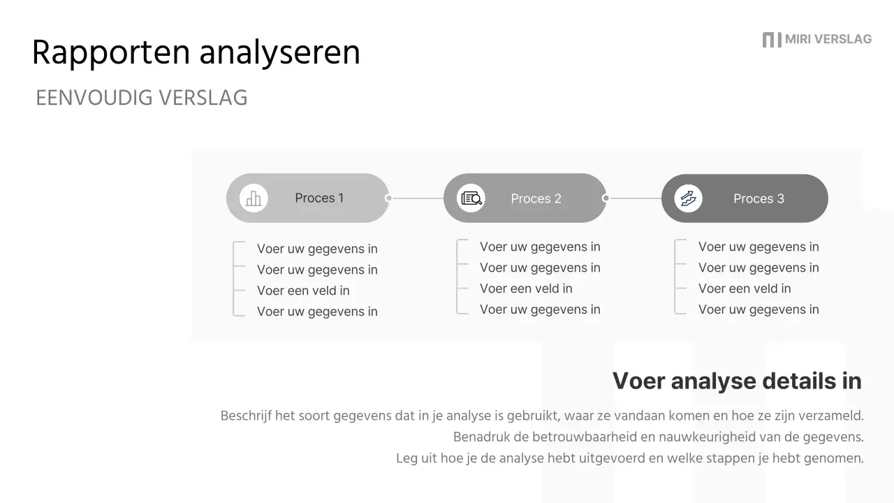 Een eenvoudig bedrijfsrapport in zwart en grijs