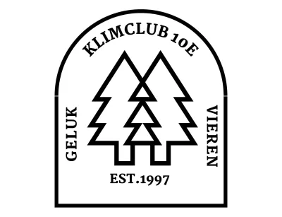 Kampeerclub met een boogvormig logo met een boomillustratie