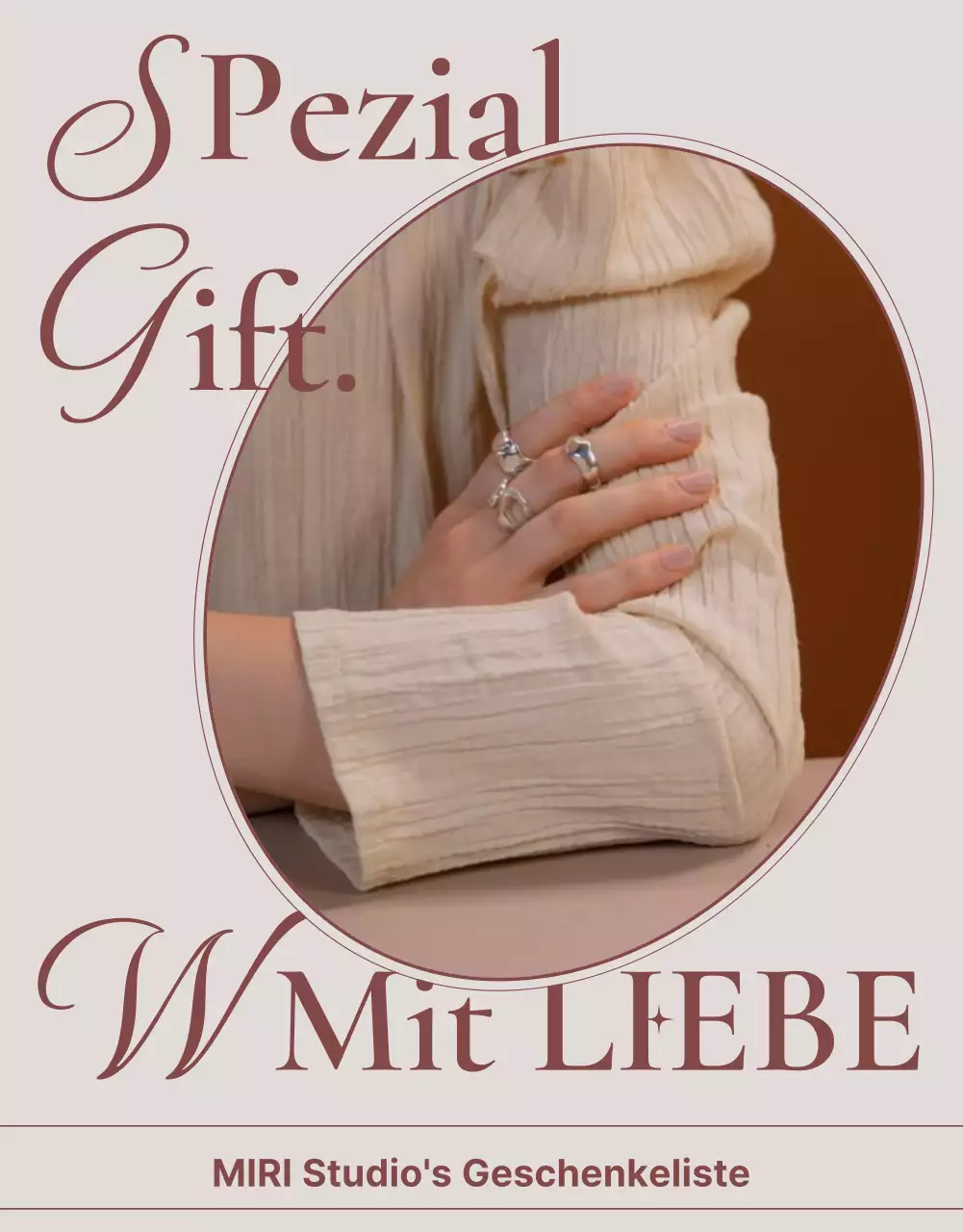 Eine Anzeige, die ein Lookbook mit trendigen Schmuckaccessoires in Rosa und Braun verkauft.