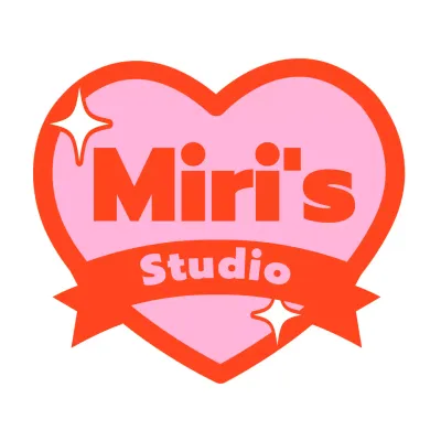 Atelier dengan hati dan pita merah muda