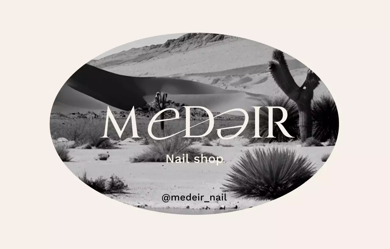 Round photo frame in beige Luxurious nail salon