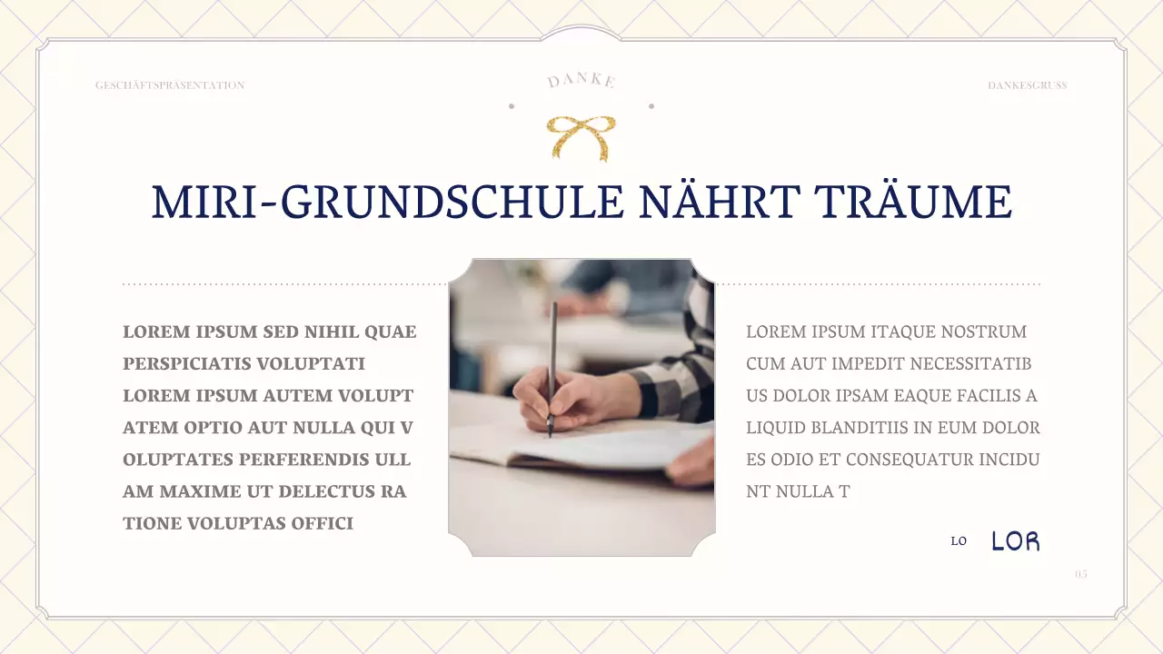 Eine schlichte Grußpost mit Unterschrift in Marineblau und Elfenbein