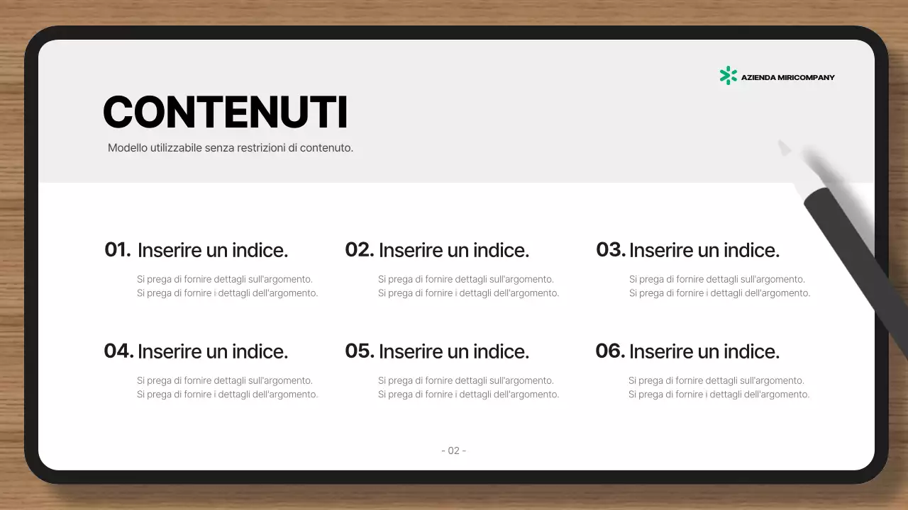 Presentazione con un semplice sfondo verde e grigio e solo elementi