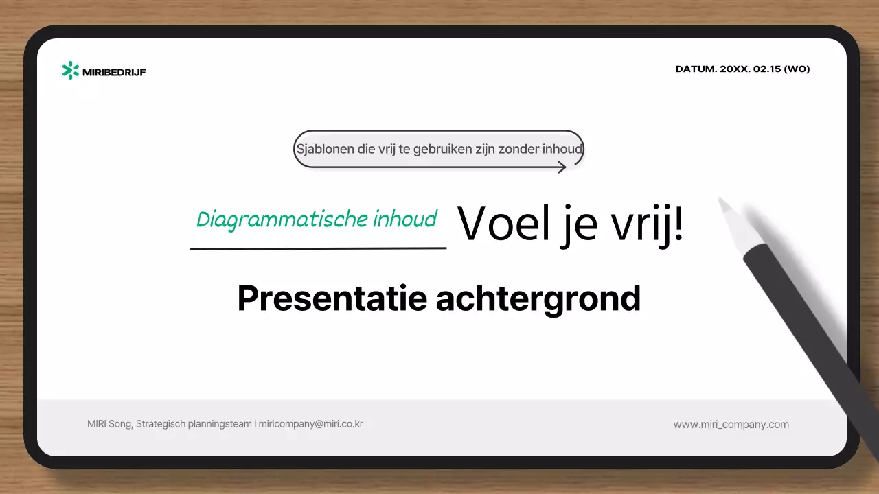 Presentatie met een eenvoudige groene en grijze achtergrond en alleen elementen