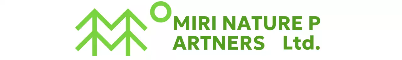 木のイラストとグリーンでシンプルな印象の自然保護を表現。