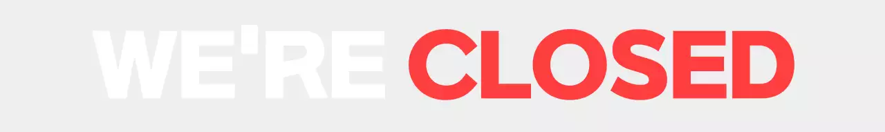 흰색 빨강 타이포 깔끔 운영시간 안내