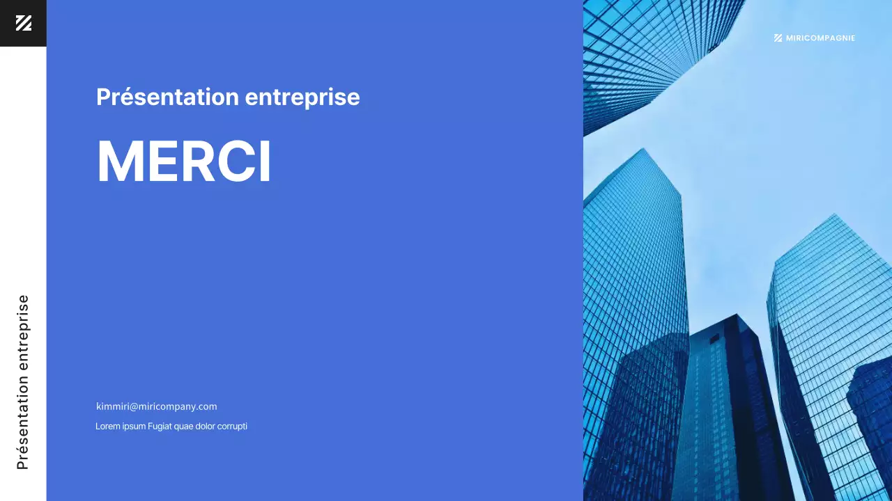 Présentation du document d'affaires d'une employée de bureau moderne en bleu