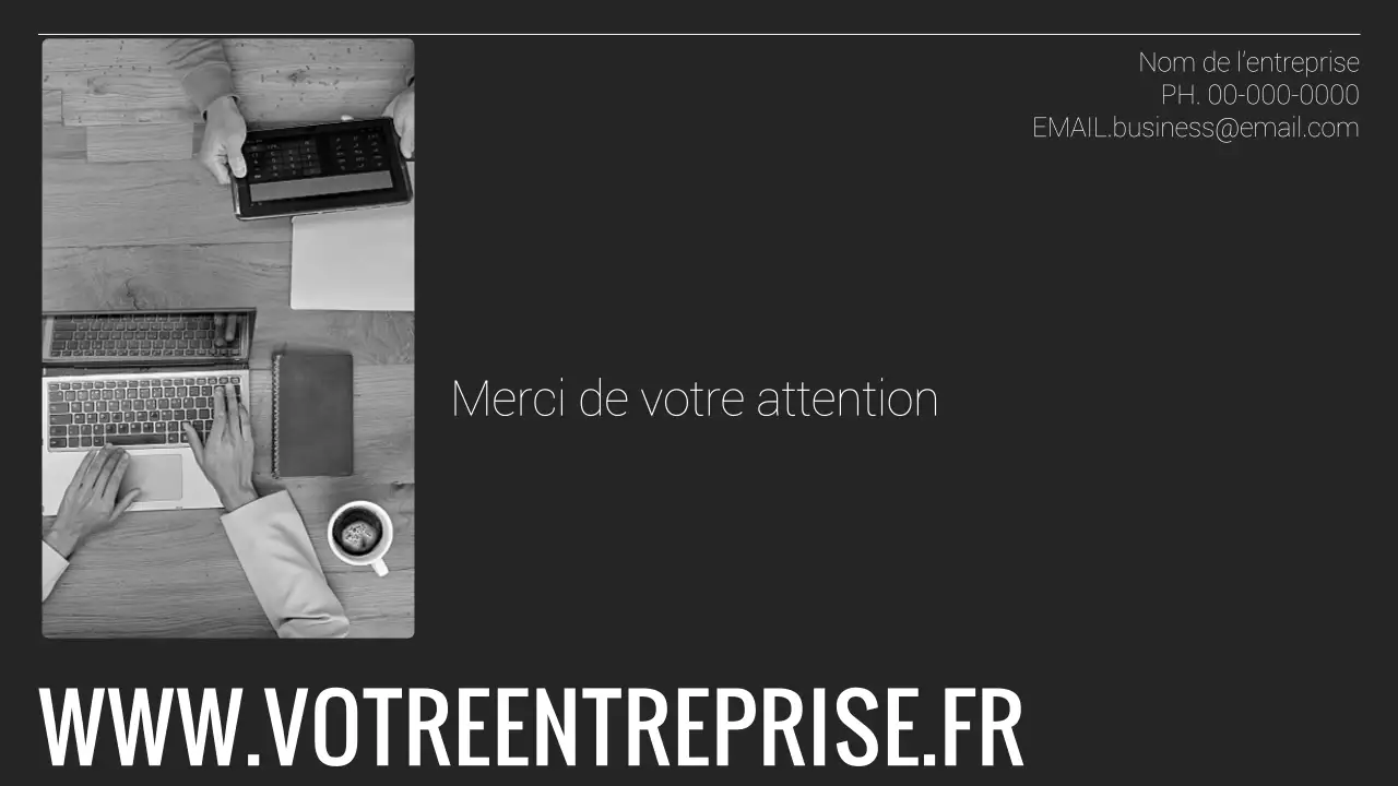 Rapport d'activité minimal en noir et blanc