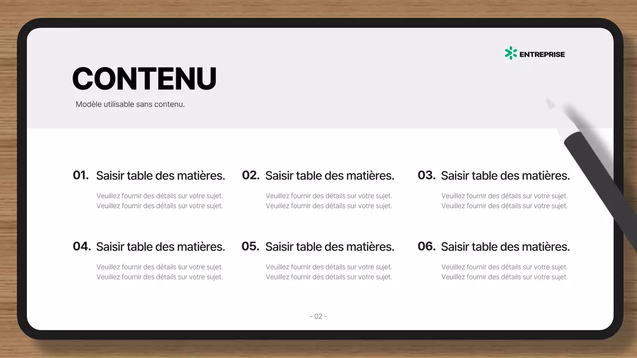 Présentation avec un simple fond vert et gris et des éléments uniquement