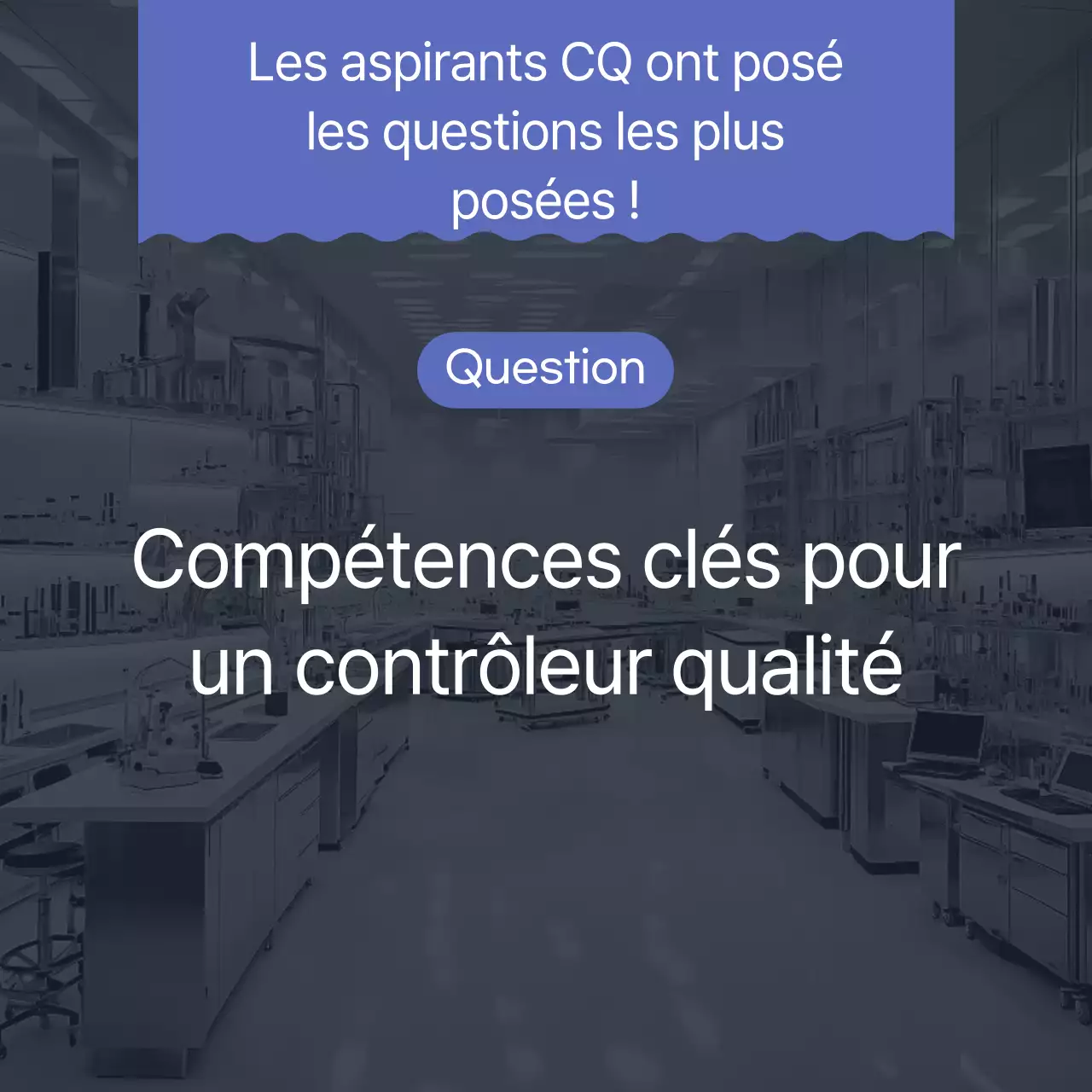 Une lettre de motivation simple, de couleur bleu marine, pour une demande d'emploi.