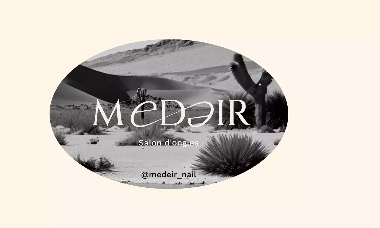 Cadre photo rond en beige Salon de manucure luxueux