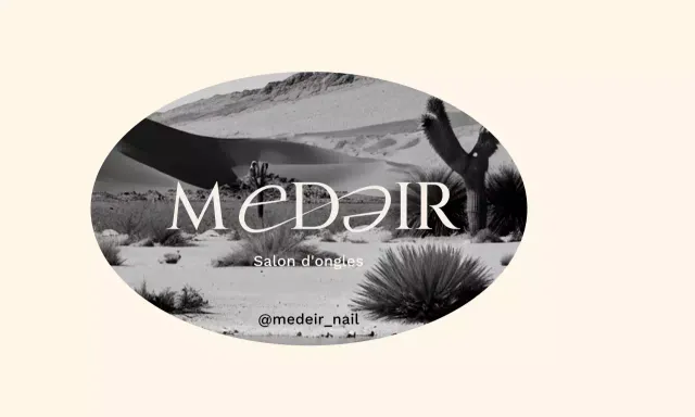 Cadre photo rond en beige Salon de manucure luxueux