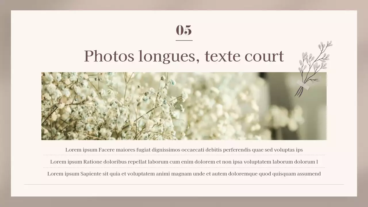 Présentation classique de cartes florales en beige