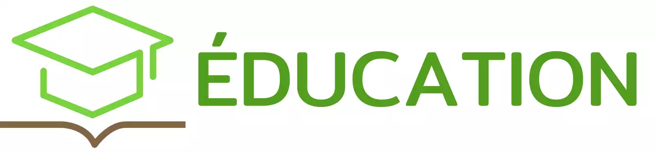 Smart Learning avec une casquette verte de bachelier et un logo illustrant un livre