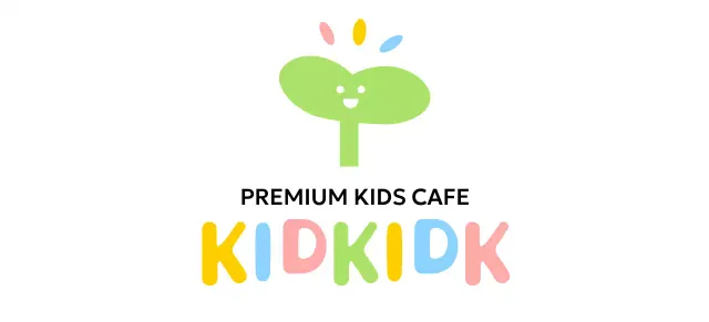 Café pour enfants avec icône d'un bourgeon souriant