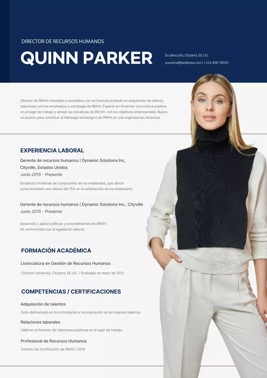 Un simple currículum en blanco y azul