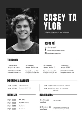 Un currículum sencillo en blanco y negro