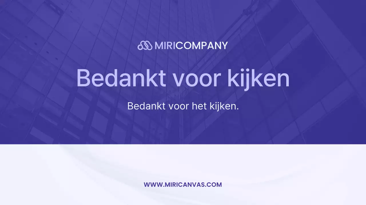 Een moderne presentatie voor aandeelhouders in paars