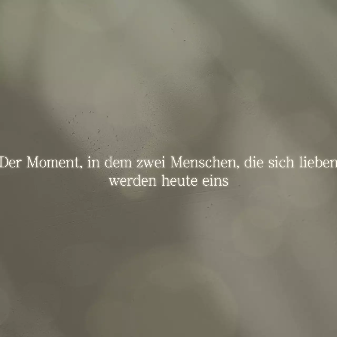 Ein einfaches, leicht zu machendes Video über einen beigen Aperitif