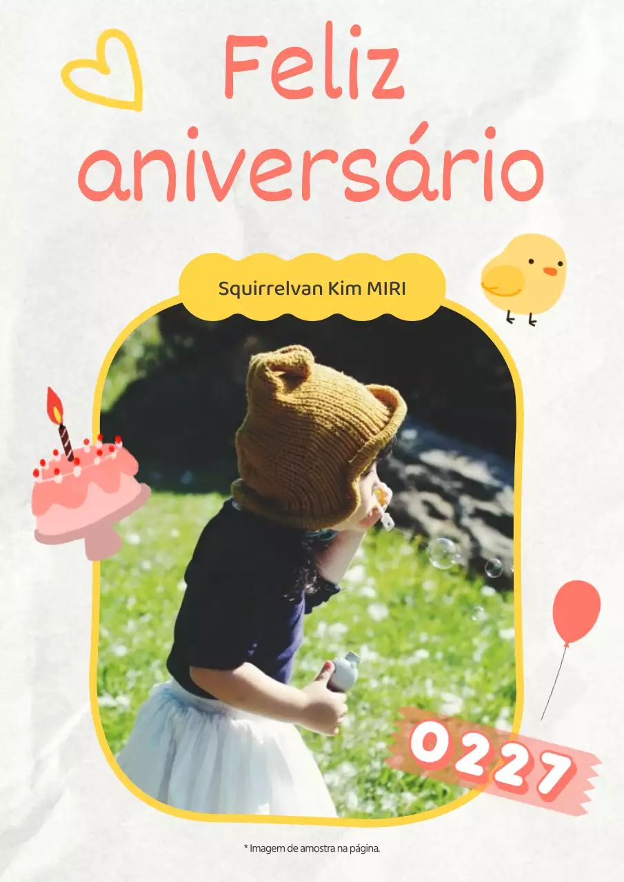 Cartão de aniversário amarelo e cor-de-rosa para o jardim de infância
