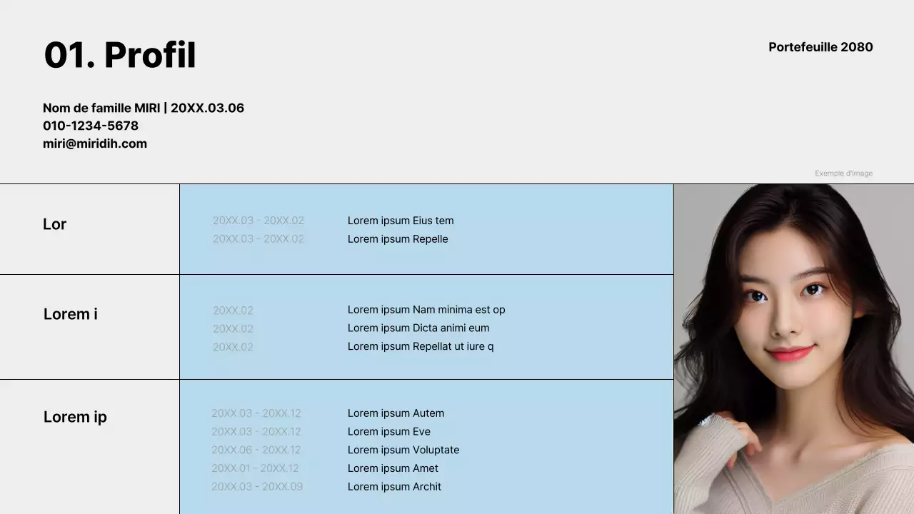 Un portfolio simple de demandeur d'emploi en blanc et bleu clair