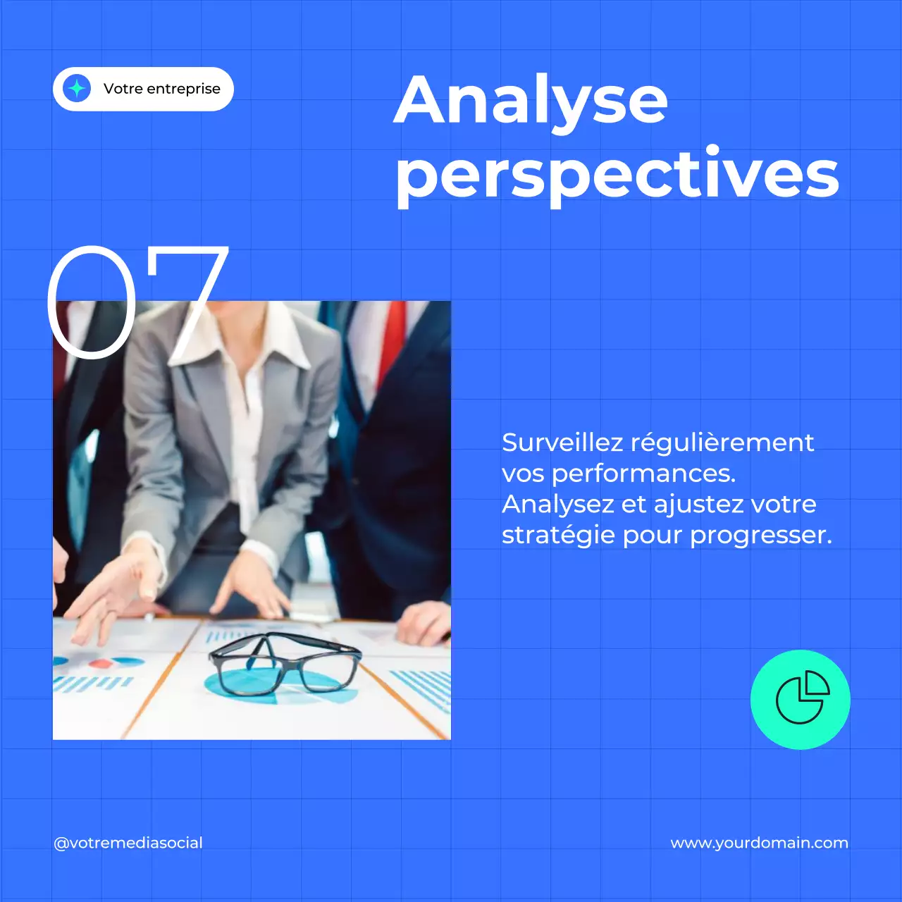 Bleu et blanc Guide de stratégie marketing efficace pour les médias sociaux