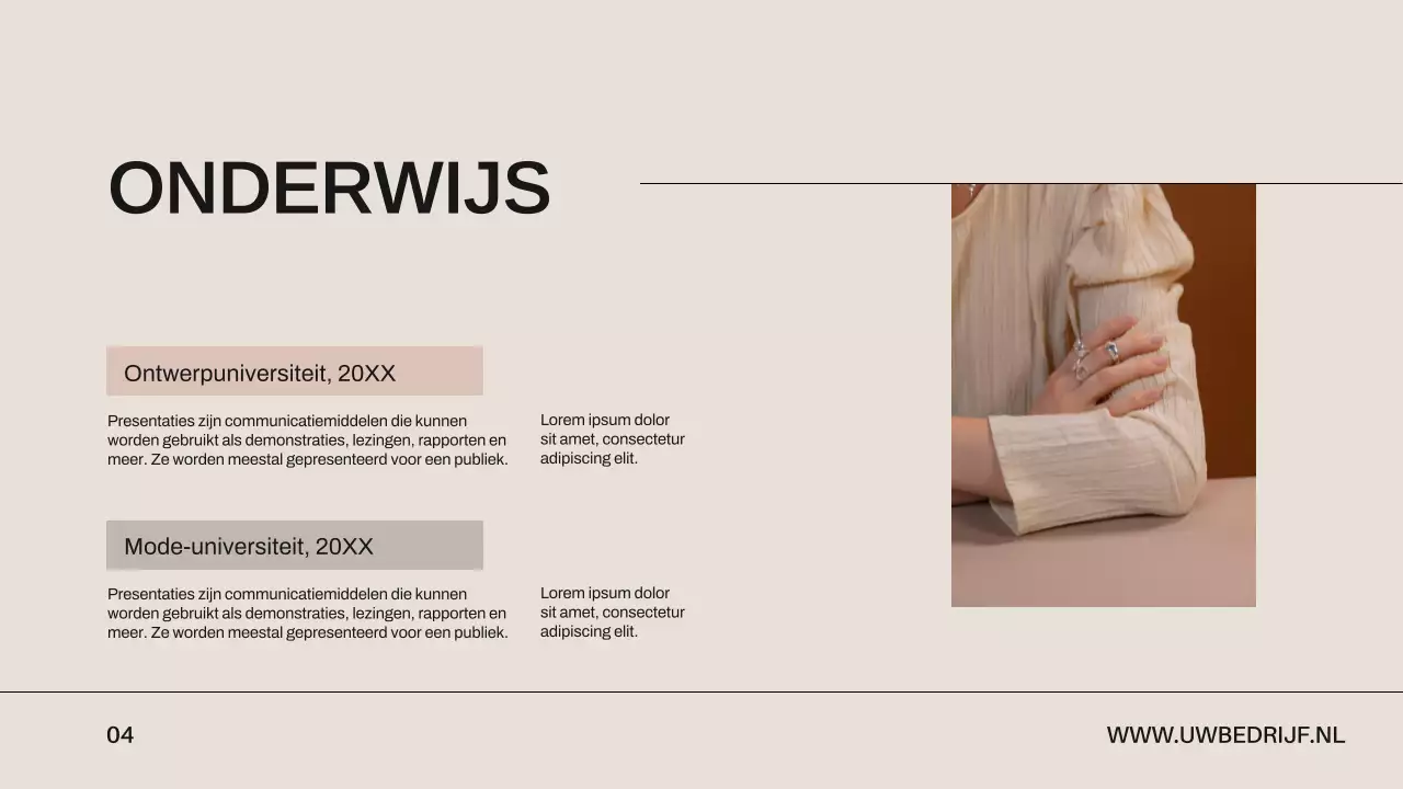 Beige en zwart minimalistisch creatief ontwerp portfolio