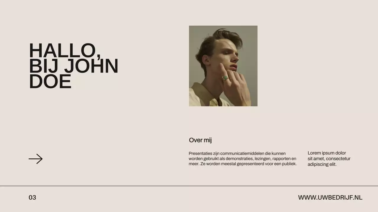 Beige en zwart minimalistisch creatief ontwerp portfolio