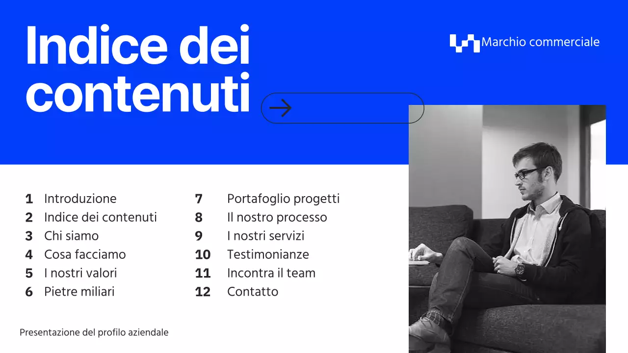 Profilo aziendale di Grey and Blue Minimal