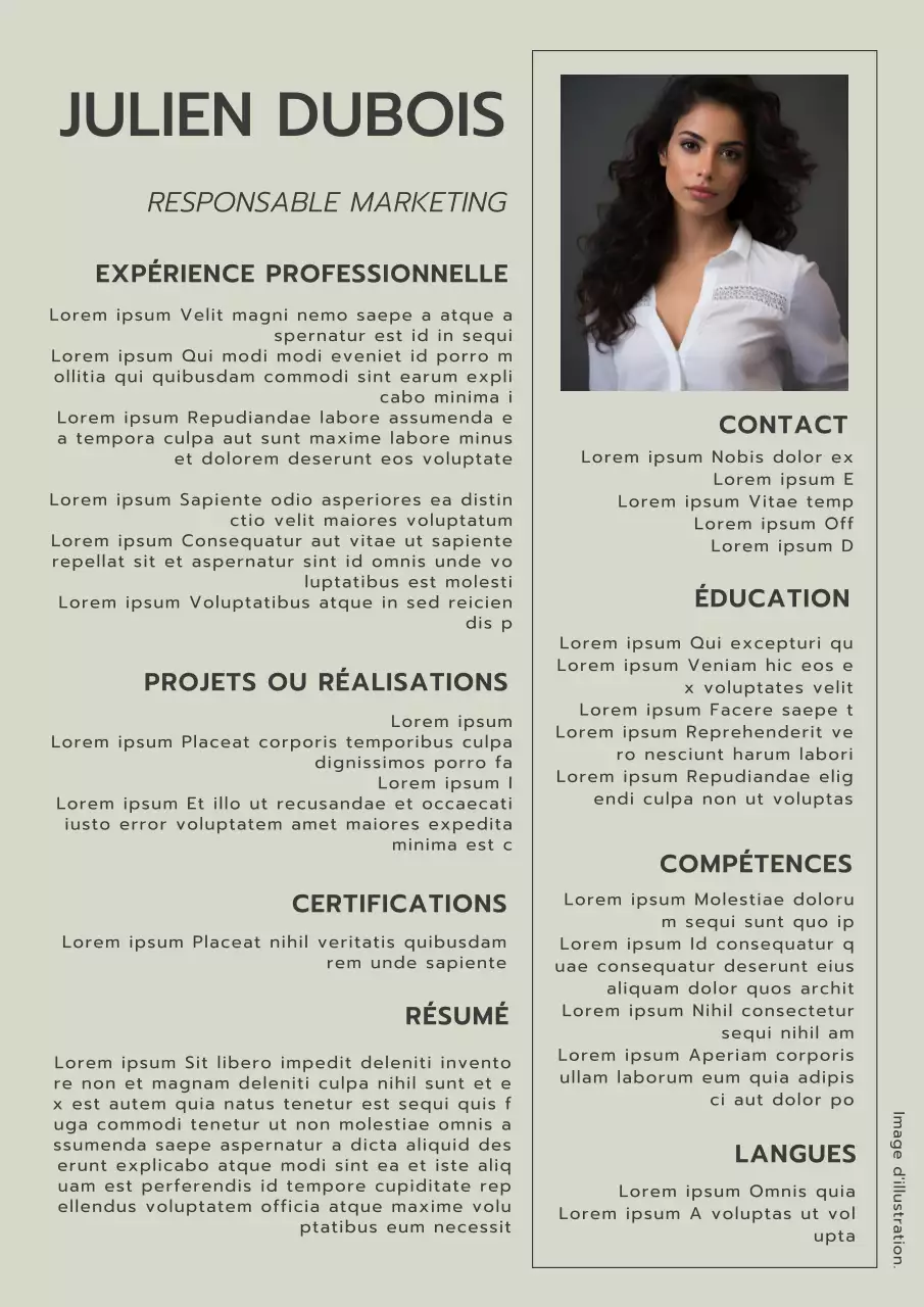 Kaki et gris Simple Marketing Manager Resume Introduction