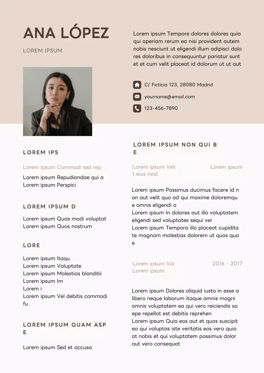 Blanco y beige Simple Accountant Resume