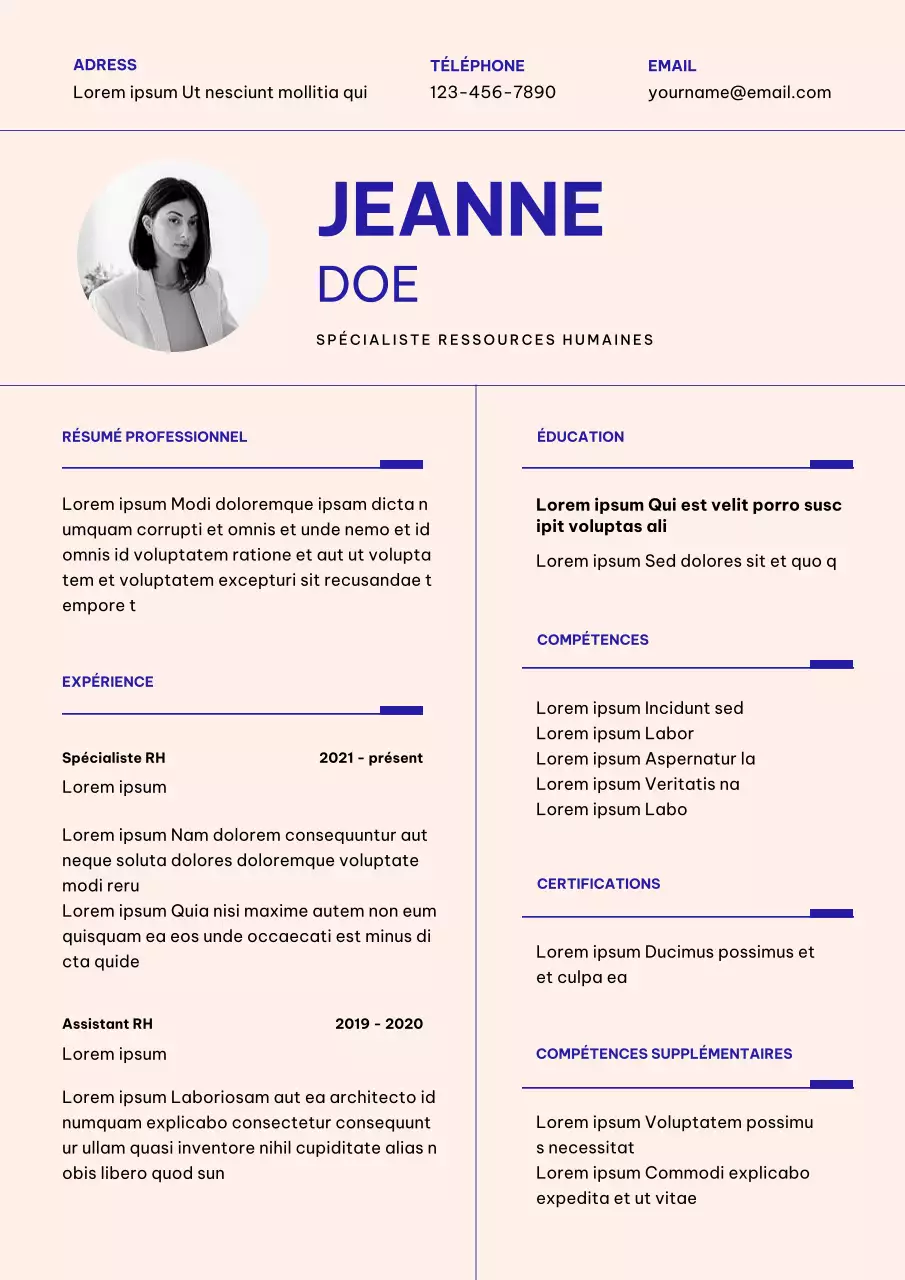 Cream Simple Human Resources Specialist Resume (CV de spécialiste des ressources humaines)