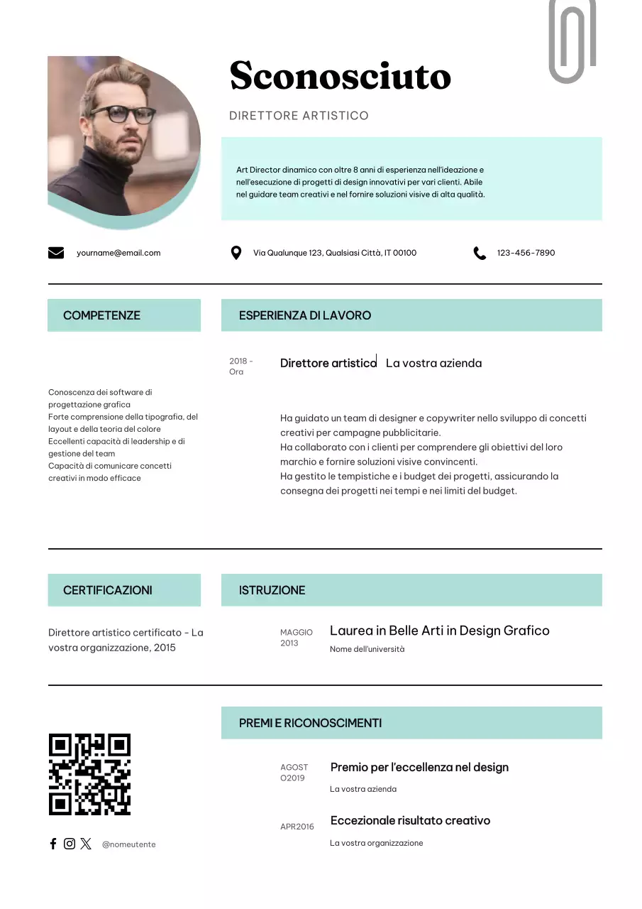 Curriculum semplice dell'art director in bianco e giallo