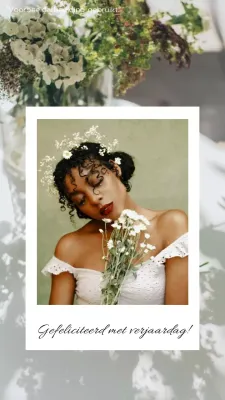 Wit en Khaki Elegant Fotolijst Gelukkige Verjaardag Promotie