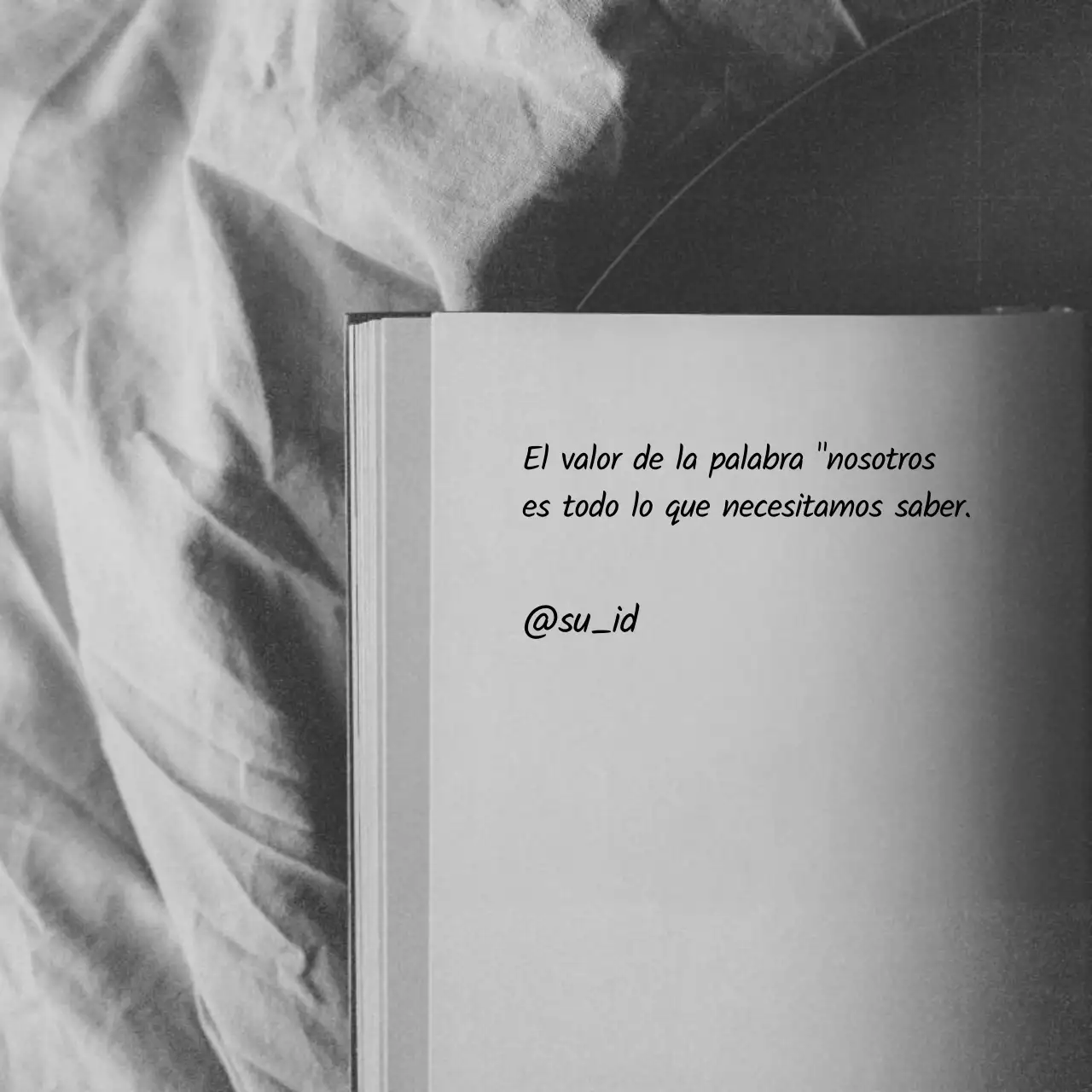 Postes emotivos en gris, negro y blanco para Acción de Gracias