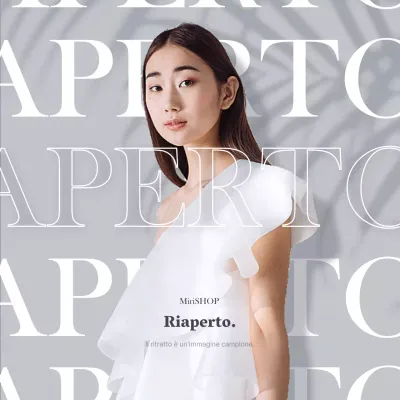 Annuncio di apertura di un centro commerciale grigio e moderno