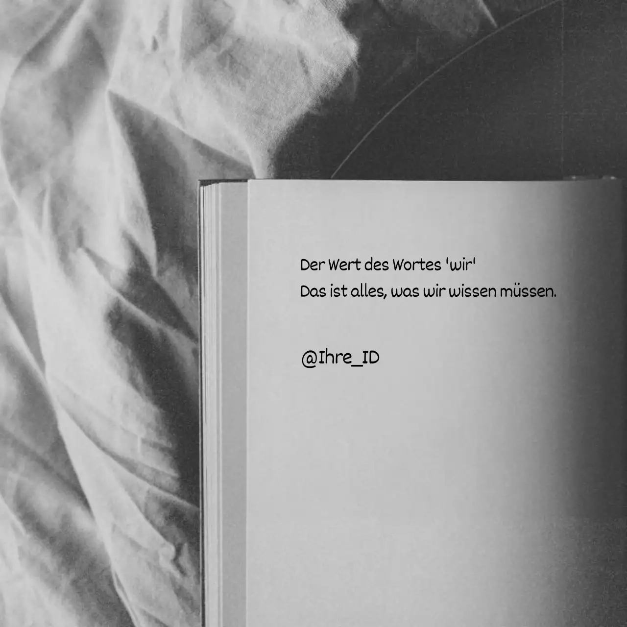 Graue, schwarze und weiße emotionale Beiträge zu Thanksgiving