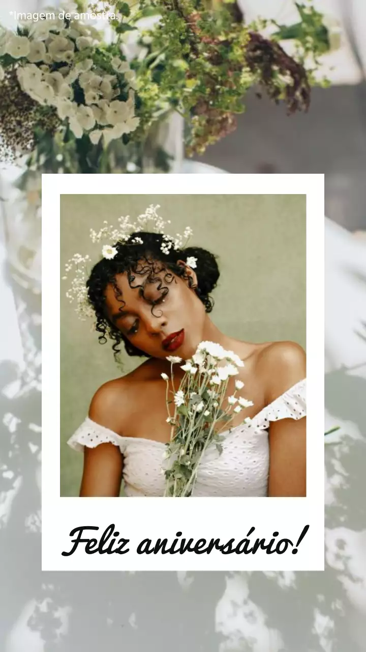 Moldura fotográfica elegante branca e caqui Promoção de feliz aniversário