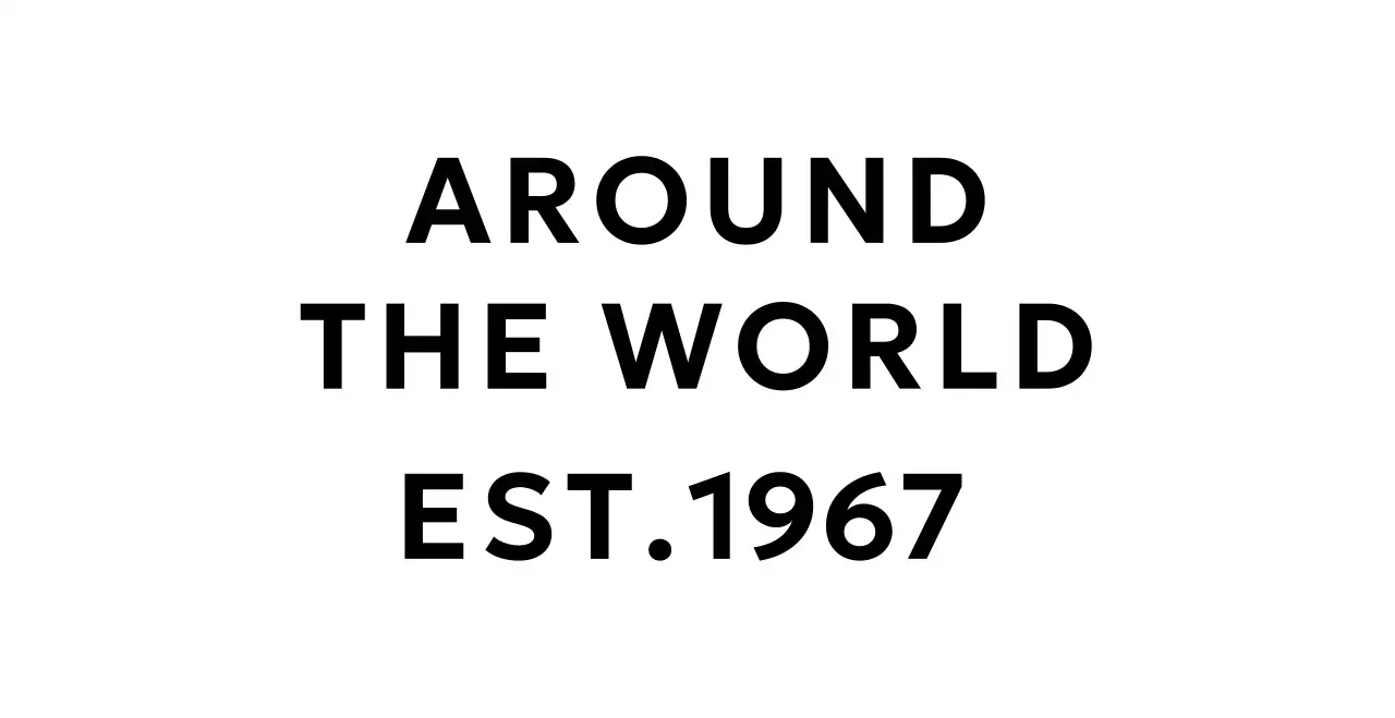 비행기와 구름 일러스트가 있는 시원하고 심플한 여행사