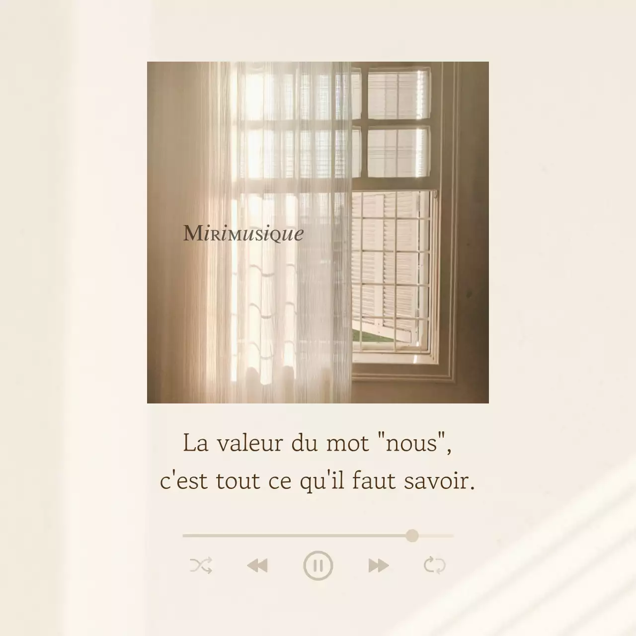 Un simple billet sentimental en beige et ivoire