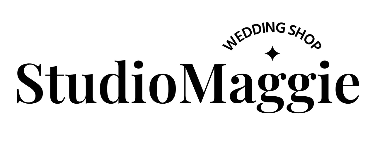 곡선 문장이 장식으로 활용된 우아한 느낌의 디자인