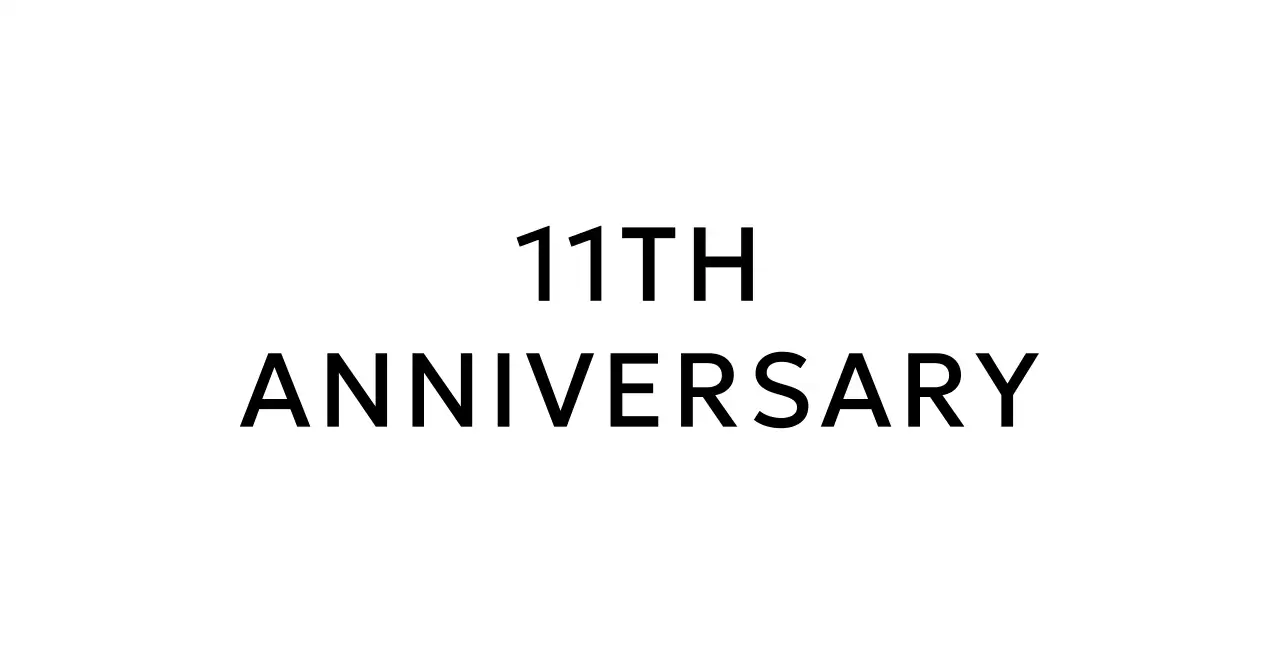 월계수 로고가 있는 심플한 컨셉의 대학교 기념품