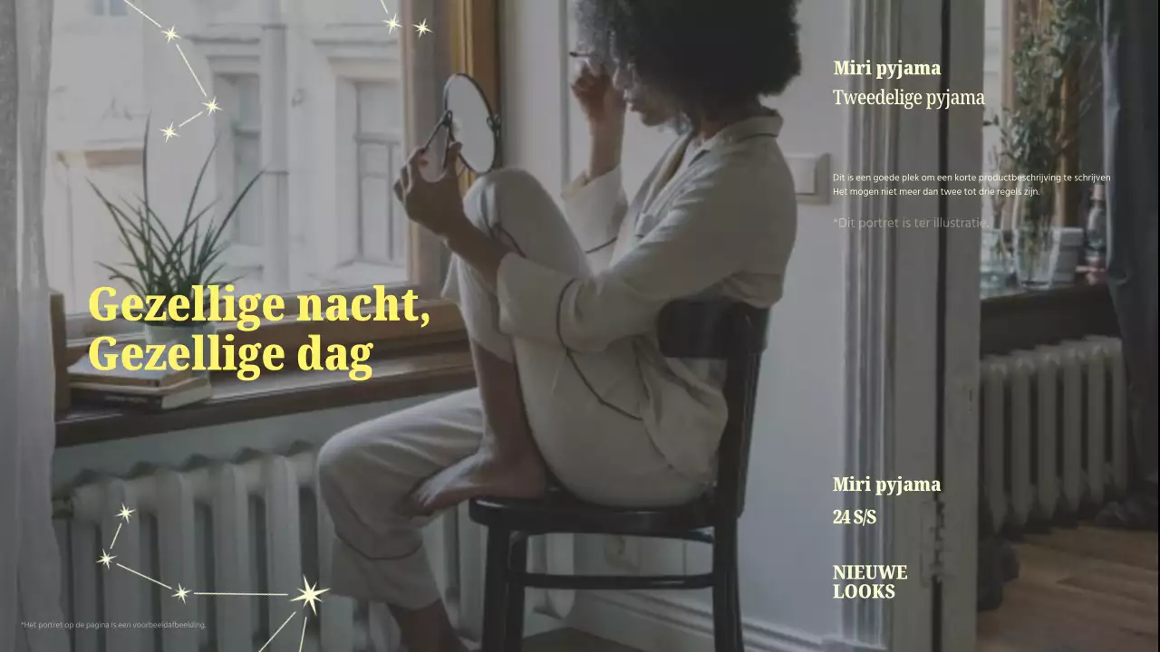 Een nieuwe minimalistische pyjama in geel en lichtblauw.