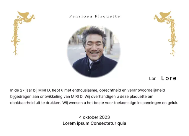 Een pensioenontwerp met een kleurrijke feniksillustratie en een cirkelvormige foto.