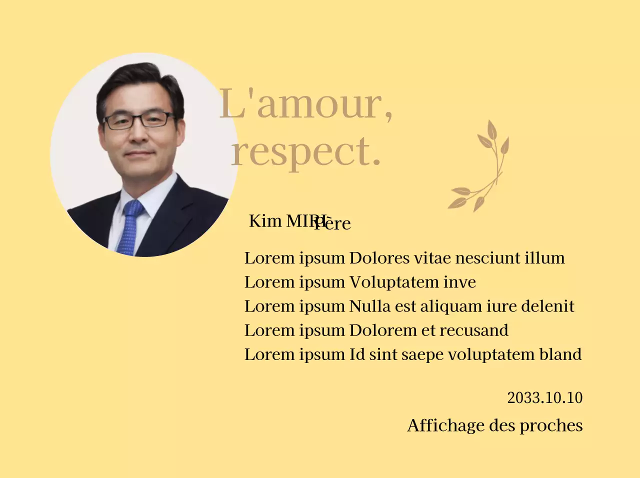 Un mot de remerciement statique et élégant pour la fête des mères avec des pétales dorés et une photo